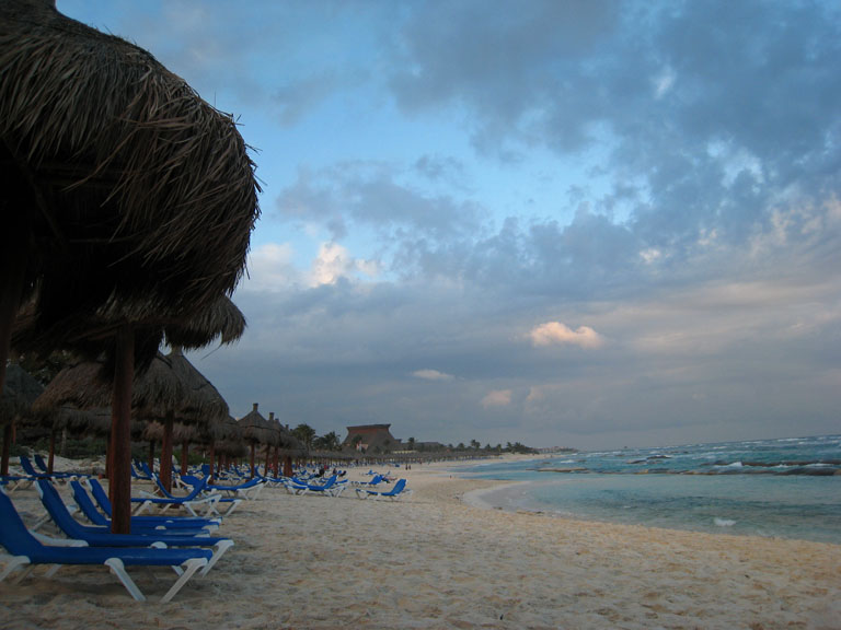 IMG_1424_small.jpg - Beach at the hotel